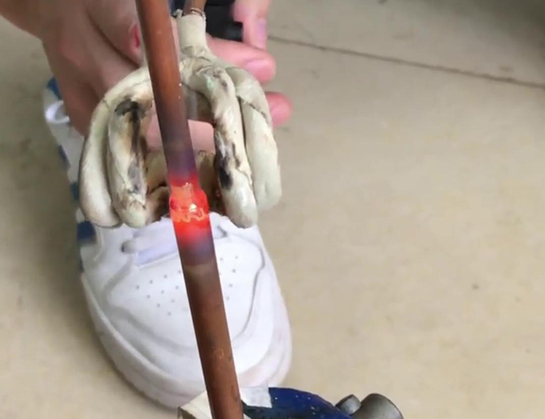 手持式高頻焊接設(shè)備，4-16銅管焊接，2秒焊接完成，代替火焰焊接，安全省時(shí)省人工