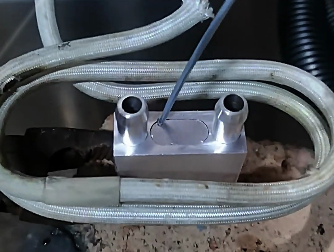 使用高頻焊機焊接鋁件，那么焊接鋁件就像喝水一樣簡單，簡單到有手就會